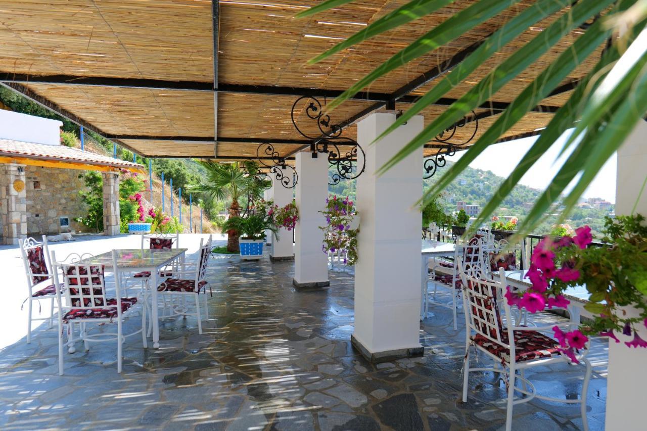 Vila Panorama Piqeras Bed & Breakfast Exterior photo