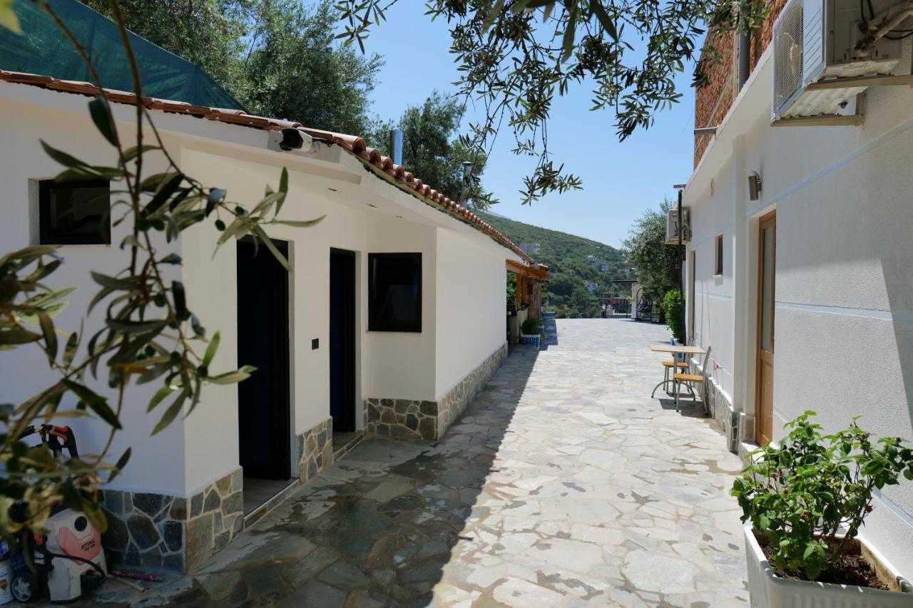 Vila Panorama Piqeras Bed & Breakfast Exterior photo