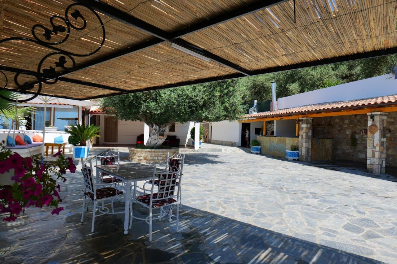 Vila Panorama Piqeras Bed & Breakfast Exterior photo