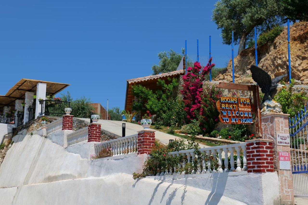 Vila Panorama Piqeras Bed & Breakfast Exterior photo