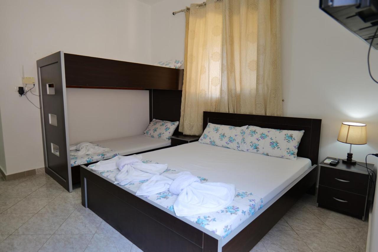 Vila Panorama Piqeras Bed & Breakfast Exterior photo